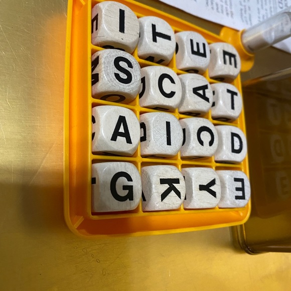 PARKER BROTHERS VTG 1976 BOGGLE FUN HIDDEN WORD COLLECTIBLE GAME COMPLETE - Picture 3 of 13